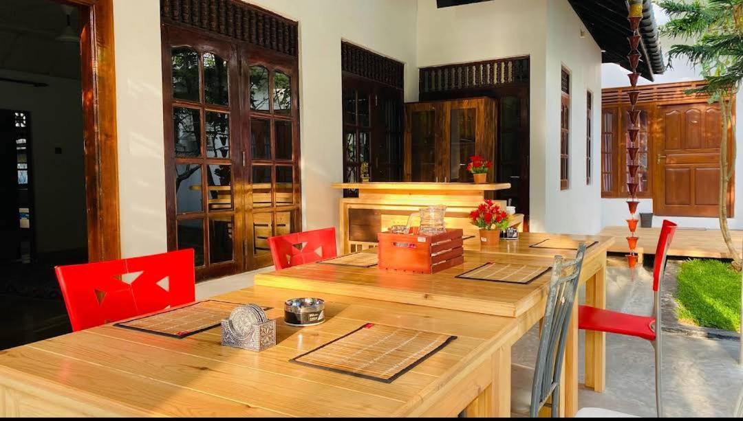 Rituale Guest House - Surf & Yoga Mirissa Exterior foto