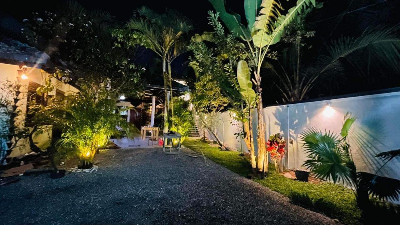 Rituale Guest House - Surf & Yoga Mirissa Exterior foto