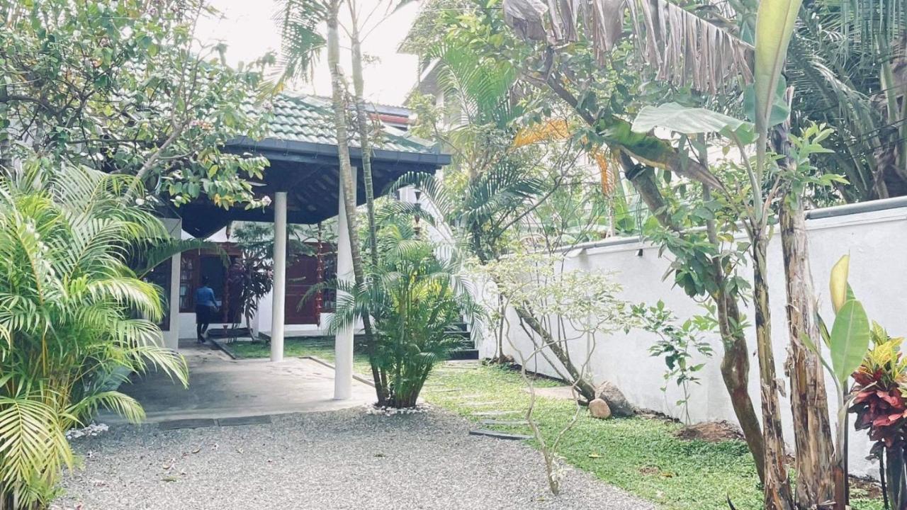 Rituale Guest House - Surf & Yoga Mirissa Exterior foto