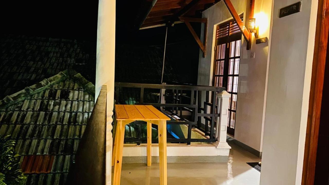 Rituale Guest House - Surf & Yoga Mirissa Exterior foto