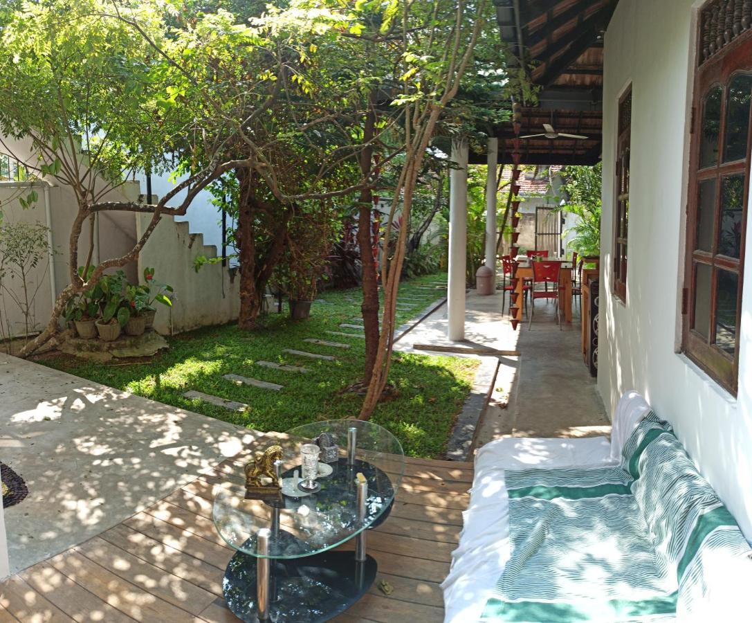 Rituale Guest House - Surf & Yoga Mirissa Exterior foto