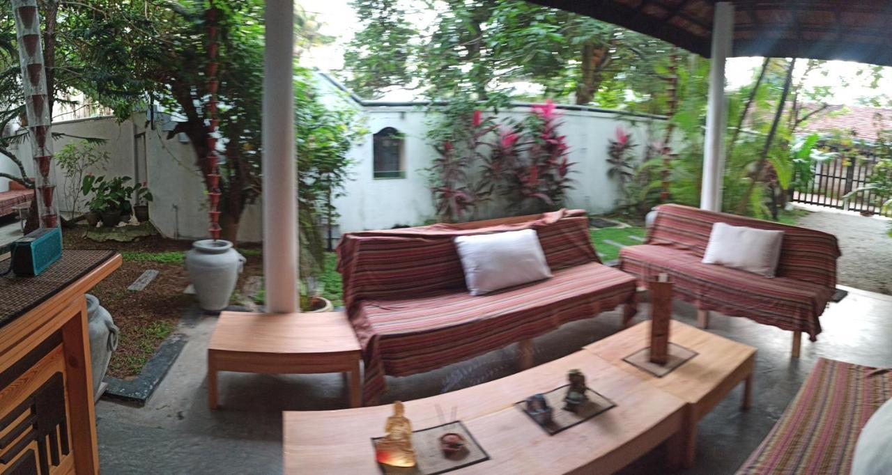 Rituale Guest House - Surf & Yoga Mirissa Exterior foto
