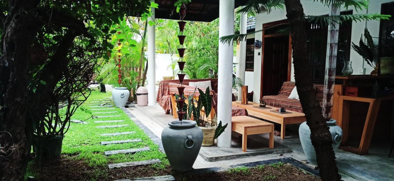 Rituale Guest House - Surf & Yoga Mirissa Exterior foto