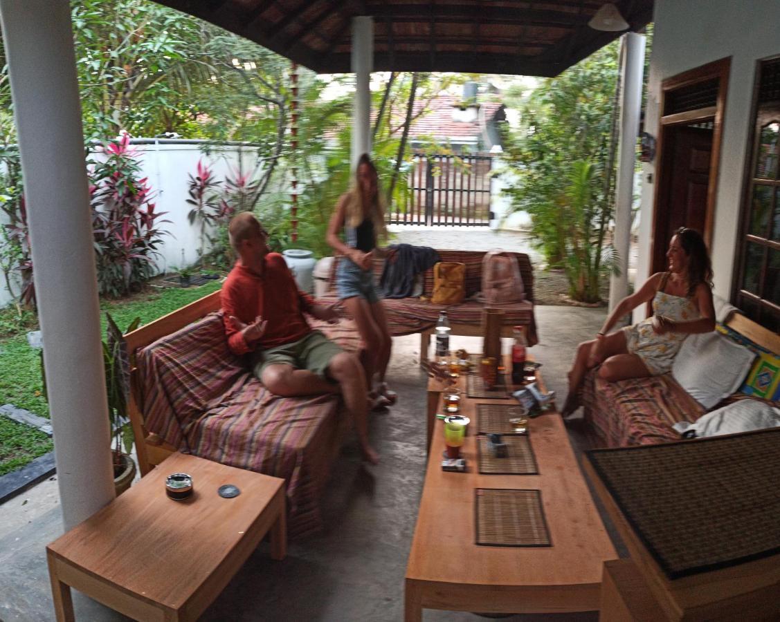 Rituale Guest House - Surf & Yoga Mirissa Exterior foto